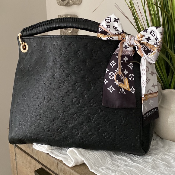 Meet your Posher, Mel - Picture 5 of 5